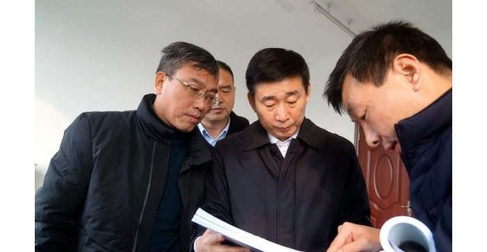 副縣長(zhǎng)張斌舉到白石鎮(zhèn)督導(dǎo)檢查新型城鎮(zhèn)建設(shè)