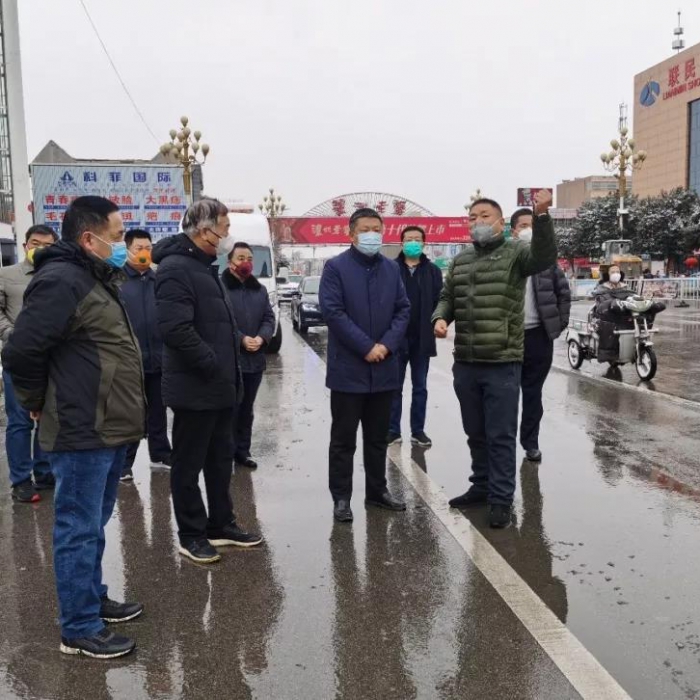 汶上縣人民政府 政務(wù)要聞 李洪文督導(dǎo)城區(qū)道路積雪清除、疫情防控和企業(yè)復(fù)工復(fù)產(chǎn)工作