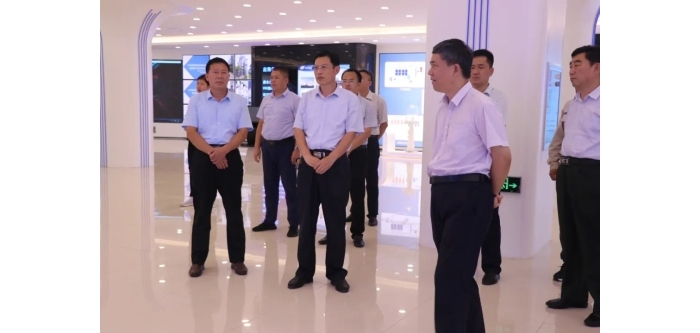 省派濟(jì)寧市中心組領(lǐng)導(dǎo)到汶上縣山東洲藍(lán)環(huán)?？萍加邢薰菊{(diào)研